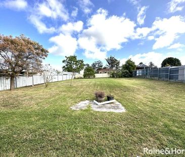 Renovated Family Home - Photo 2