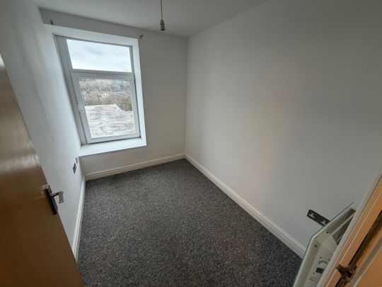 Neath Road, Plasmarl, SWANSEA - Photo 1