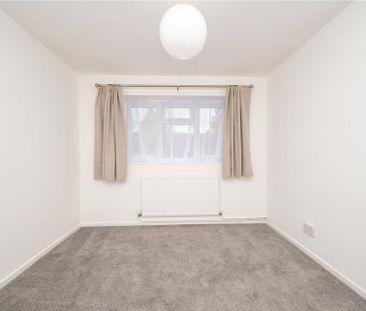 2 bedroom maisonette to rent - Photo 3