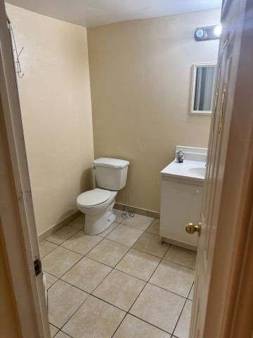 For Lease - 184 Folkstone Crescent, Brampton, Ontario - Photo 3