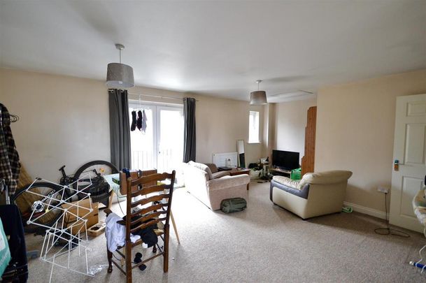 2 bedroom flat to rent - Photo 1