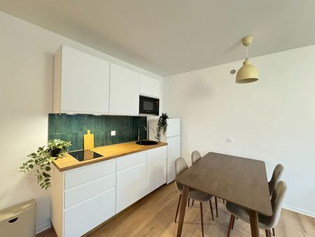 APPARTEMENT MEUBLE T2 38m2 - HYPERCENTRE REIMS - Photo 4