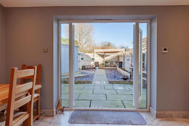 3 bedroom terraced house to rent - Photo 1