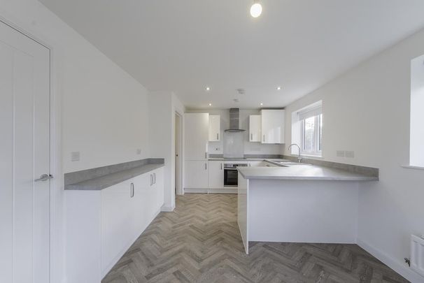 3 bedroom semi-detached house to rent - Photo 1