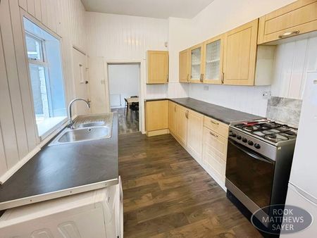 2 bedroom apartment to rent - Photo 5