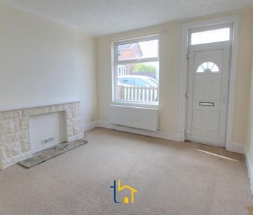 2 bedroom end of terrace house to rent - Photo 4
