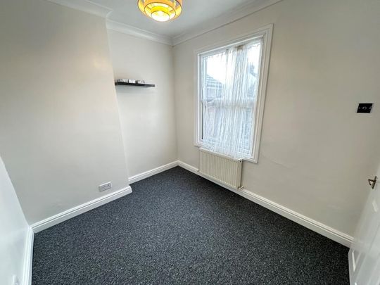 2 bedroom maisonette to rent - Photo 1