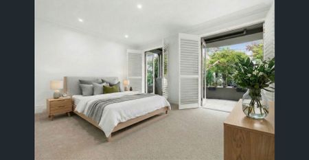 Stylish Toorak Residence Offering Spacious Living and Private Outdoor Entertaining - Photo 3