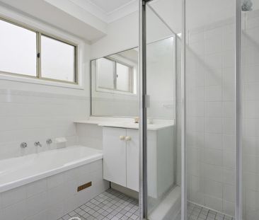 Charming 3 Bedroom Home - Photo 5