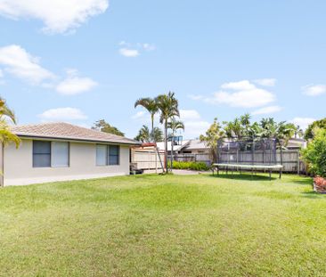 Relaxed Coastal Living - Wurtulla - Photo 2