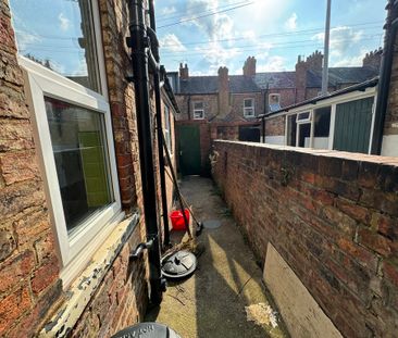 Siward Street, Hull Road - P1876 - Photo 1