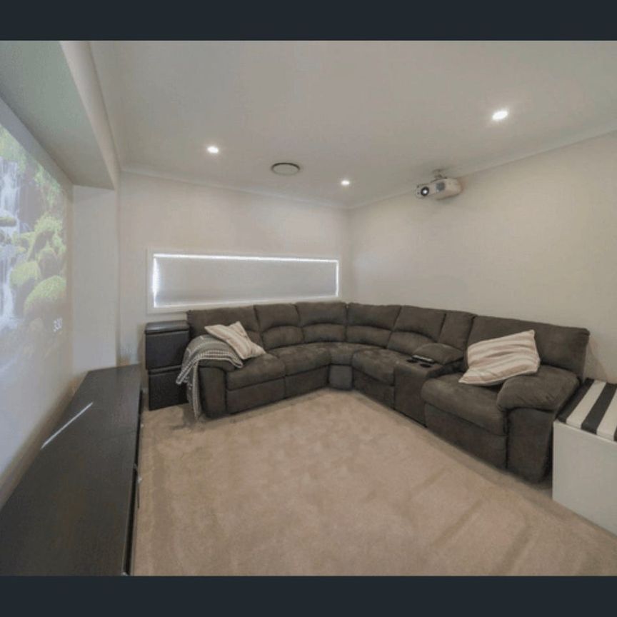 Spacious Family Home in Prime Location – Available Now - Photo 1