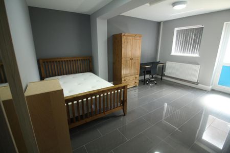 5 bedroom terraced house to rent - Photo 2