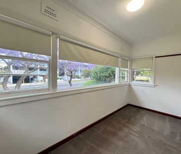 Family Home Offering Space, Comfort & Modern Living - Photo 5