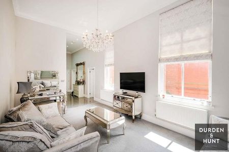 Tavistock House, Rosebury Square, Woodford Green - Photo 2