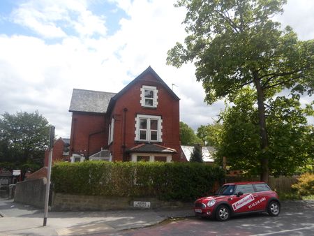 64 Harehills Lane, Leeds, LS8 - Photo 3