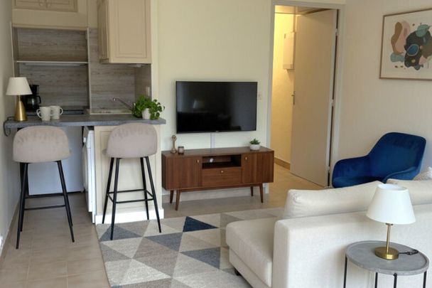 Appartement VIDE à louer : le petit coin de paradis à Saint-Raphaël ! - Photo 1