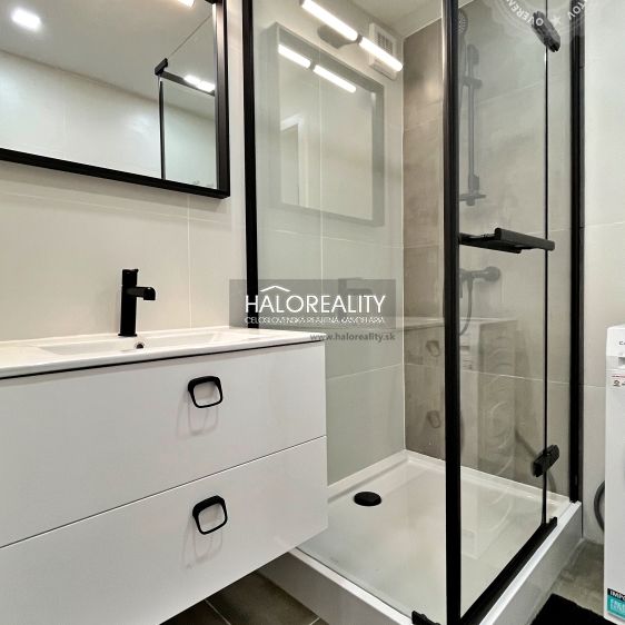 3 izbový byt na prenájom 60m2, Levice - Photo 1