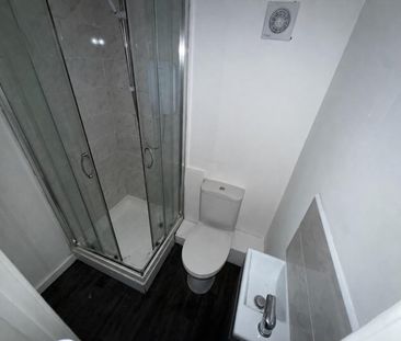 1 bedroom Flat To Let - Photo 4