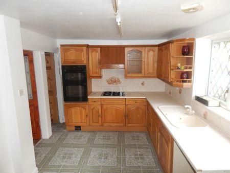 3 bedroom terraced house to rent - Photo 3