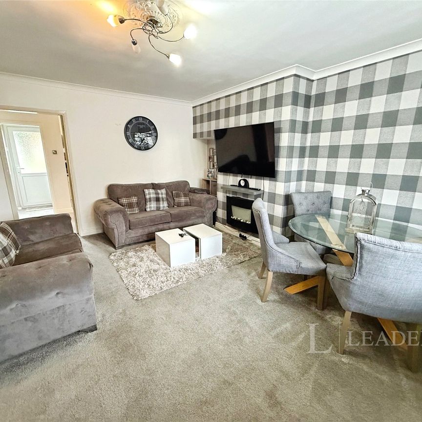 3 bedroom house to rent Thorne Road, WV13 - Photo 1