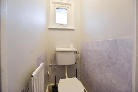 3 bedroom semi-detached house to rent - Photo 2