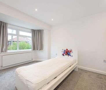 Cheviot Gardens, Cricklewood, NW2 - Photo 3