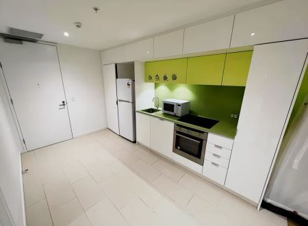 2 bed 2 bath-1402 - Photo 5