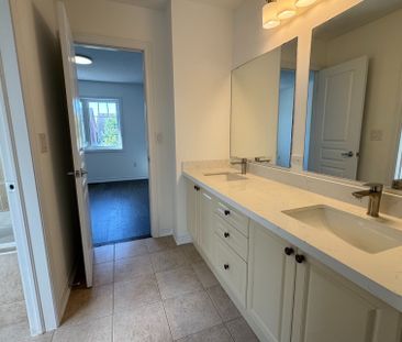 For Lease - 32 Philips Lake Court, Richmond Hill, Ontario - Photo 3