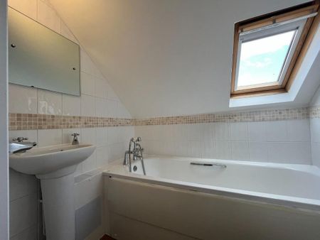 4 bedroom apartment to rent - Photo 4