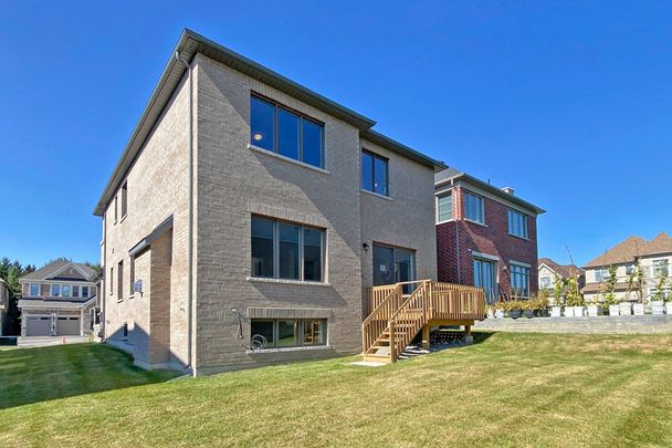 For Lease - 231 Sikura Circle, Aurora, Ontario - Photo 1