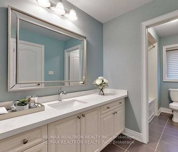 For Lease - 18 Love Court Unit# 3rd Floor Bedroom, Richmond Hill, O... - Photo 1