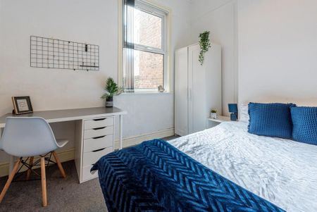 1 bedroom in a house share to rent - Photo 4