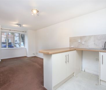 Stow Court, - Photo 1