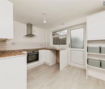 2 bedroom mews to rent - Photo 5