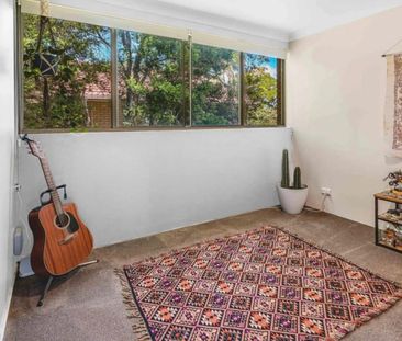 Spacious 3-Bedroom Apartment - Heart of Southport - Photo 3