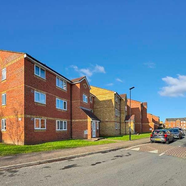 Redford Close, Feltham, TW13 - Photo 1