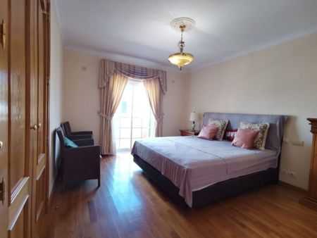 5 room luxury House for rent in Cascais e Estoril, Cascais, Lisbon - Photo 2