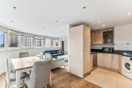3 bedroom flat to rent - Photo 2