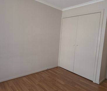 Spacious, Family-Friendly Home in Great Hallam Location - Photo 6