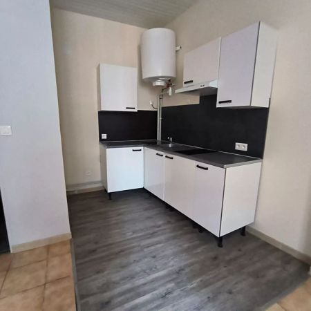 Studio à louer CIVRAY - Photo 3