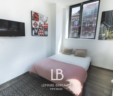 Location Appartement 6 pièces 117m² LILLE 59000 - Photo 5