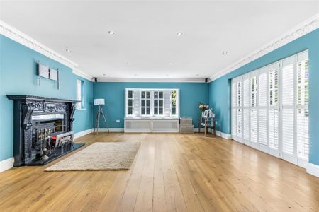 4 bedroom detached house to rent - Photo 2