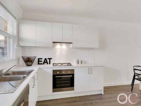 Open the Door to Sunlit Comfort - Photo 5