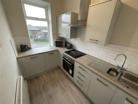 Park Road, Adlington, PR7 - Photo 2