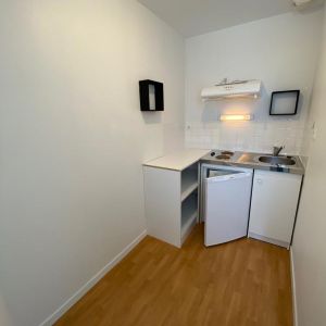 Location Appartement 1 pièce 17m² CHATEAUBRIANT 44110 - Photo 2