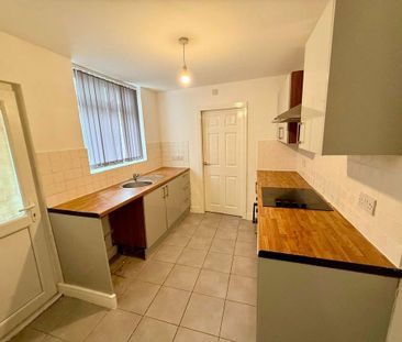 3 bedroom terraced house to rent - Photo 3