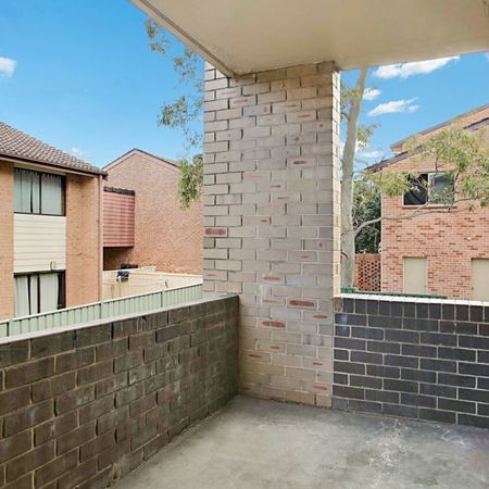 Tidy 2 bedroom unit - Photo 4