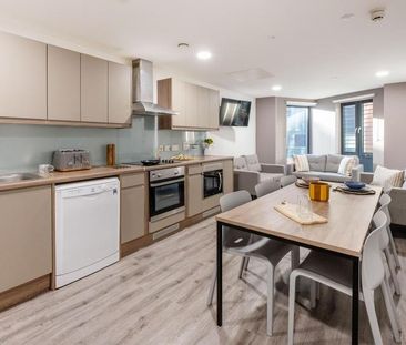 1 bedroom in a flat share to rent - Photo 3