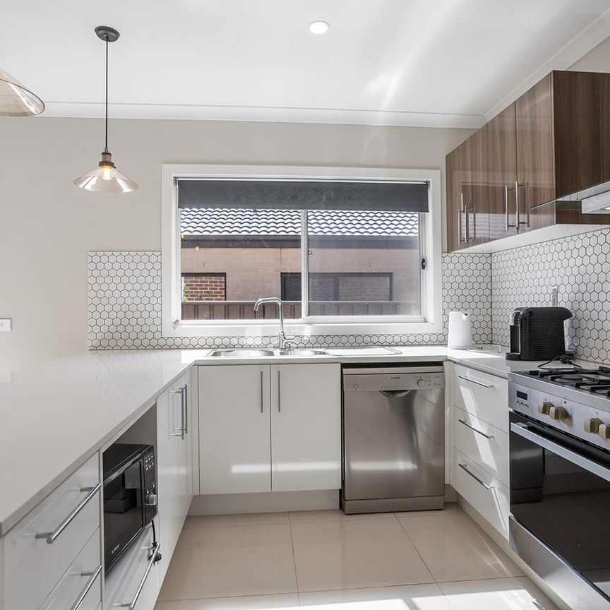 Executive Family Living in Sought-After Canterbury Estate - Photo 1